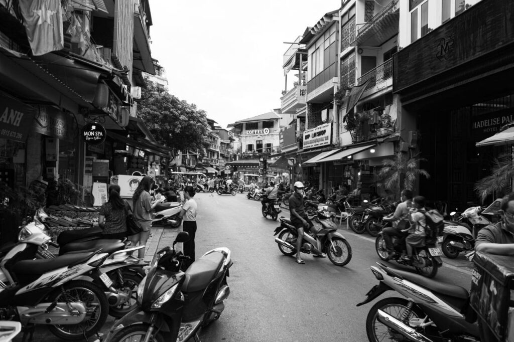 Le Souffle Monochrome de la Rue