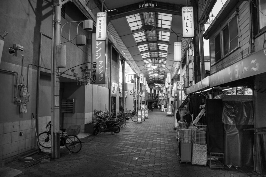 Écho monochrome d’Osaka
