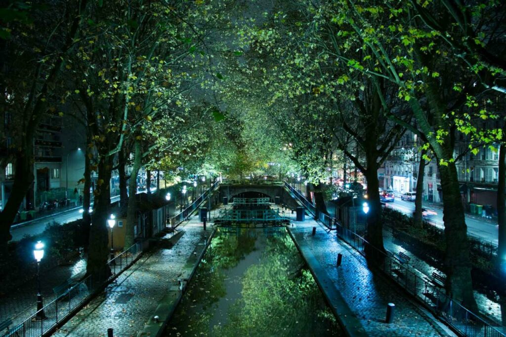 L’Écho Vert de la Nuit Parisienne