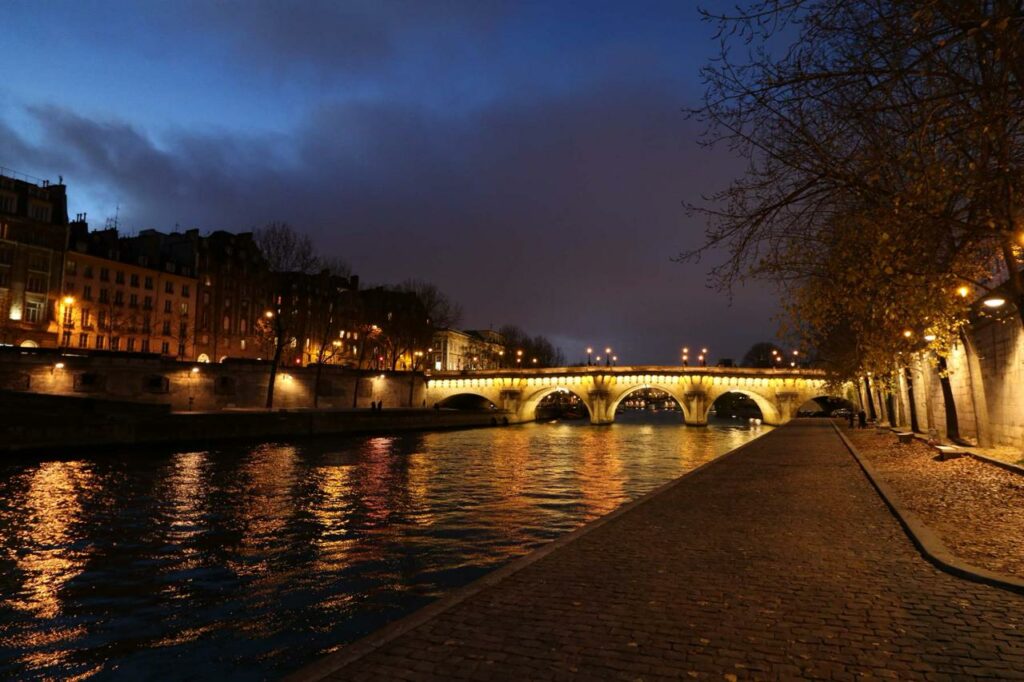 Reflets d’or sur la Seine