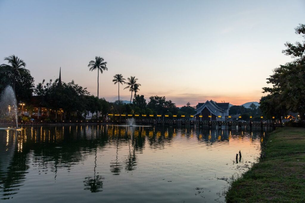 Reflets de Siam au Crépuscule