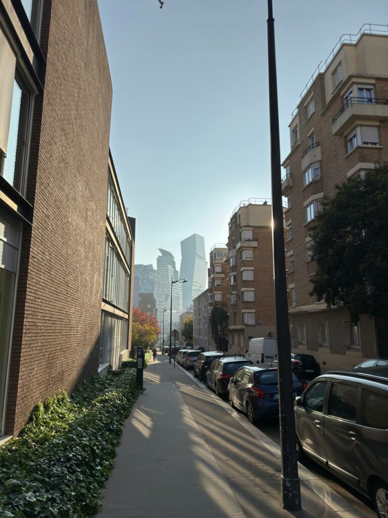 La traversée des brumes citadines